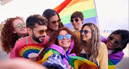 Ver el mundo a tu manera: estilo, autenticidad y los lentes que te acompaña