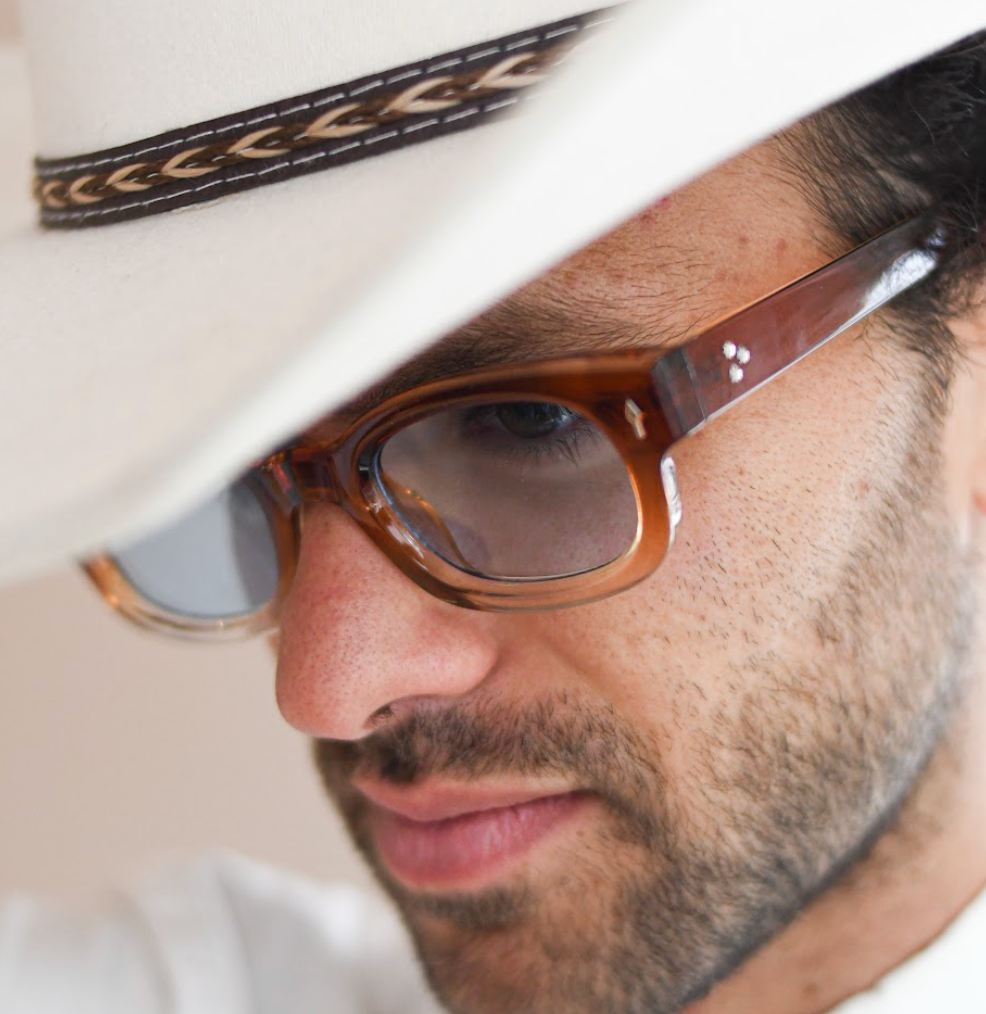 Qué dicen tus lentes de sol de ti (según la ciencia de TikTok y la nuestra)